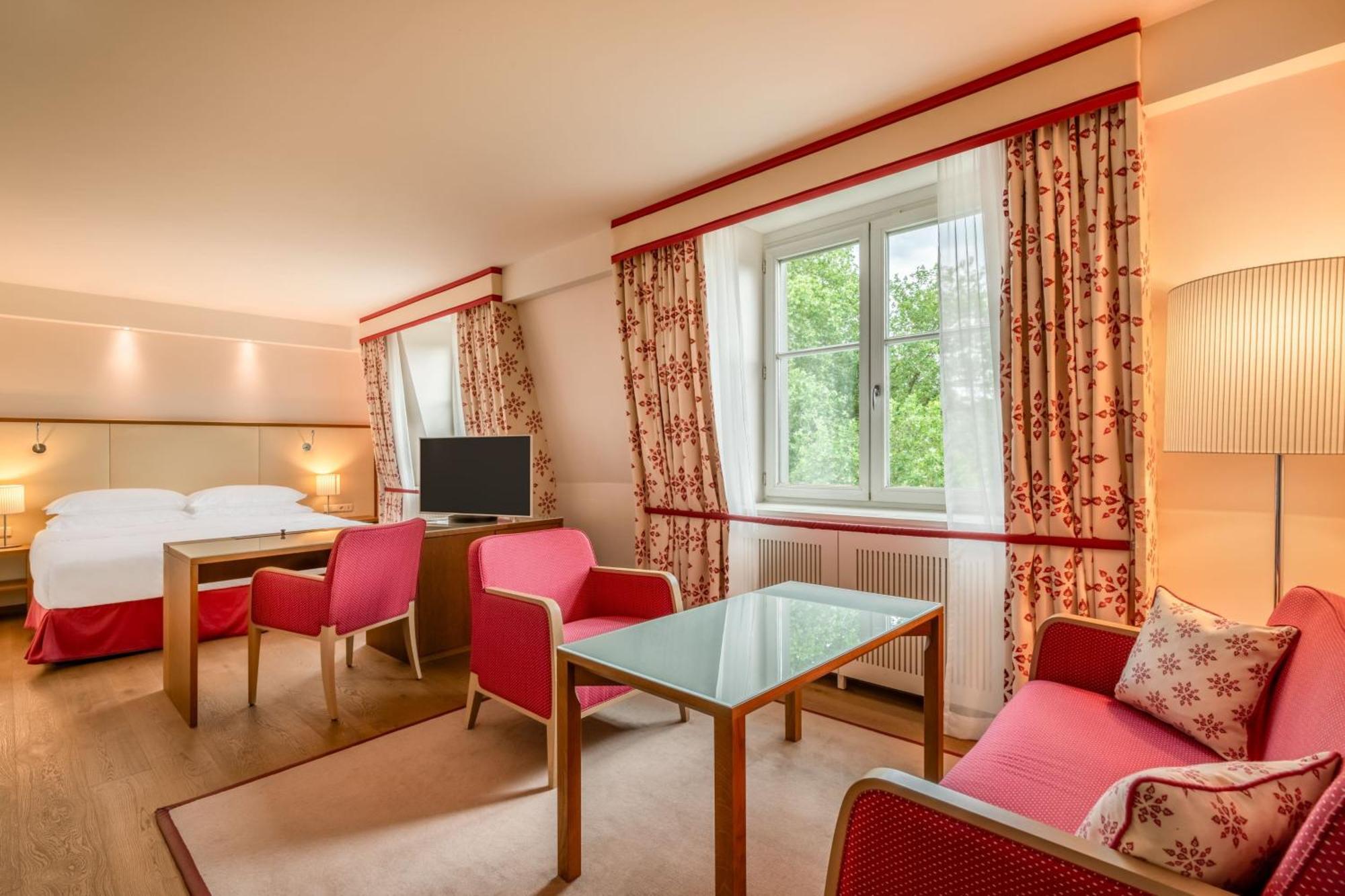 Sheraton Grand Salzburg Exterior photo
